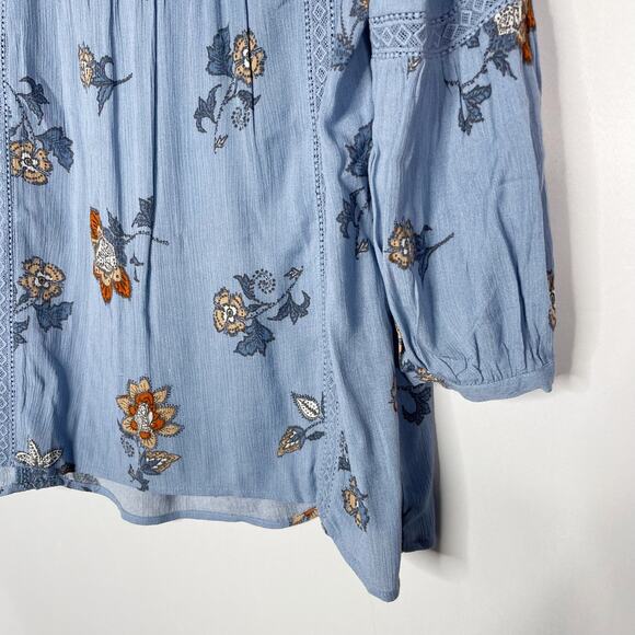 Blu Pepper Medium M Blue Floral VNeck Peasant Blouse Top Lace Detail 3/4 Sleeve - Picture 4 of 8